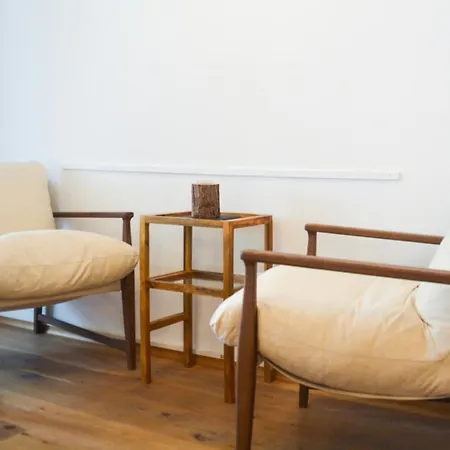 Appartamento Swissme - Modernes Am Sportplatz Mit Balkon & Parkplatz