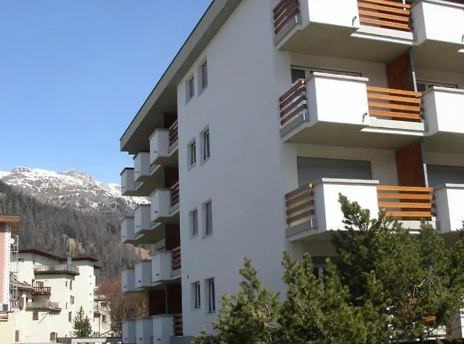 Swissme - Modernes Am Sportplatz Mit Balkon & Parkplatz * St. Moritz