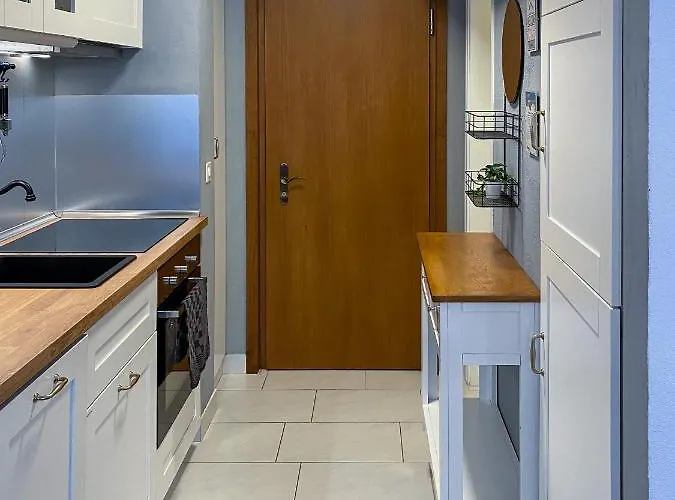 Swissme - Modernes Am Sportplatz Mit Balkon & Parkplatz 公寓 圣莫里茨