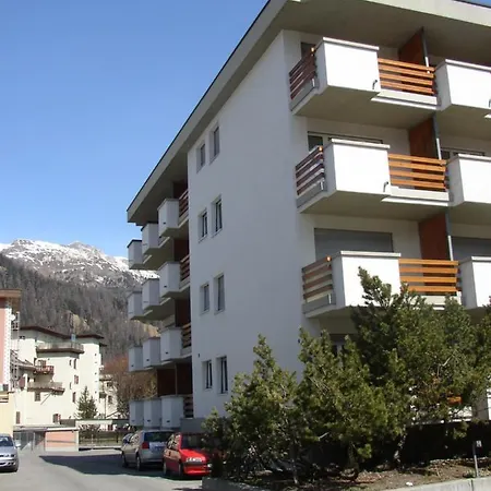 Swissme - Modernes Am Sportplatz Mit Balkon & Parkplatz * سانت موريتز