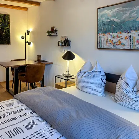 Apartamento Swissme - Modernes Am Sportplatz Mit Balkon & Parkplatz